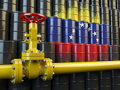 Tổng thống Venezuela cam kết sẽ tăng gấp đôi sản lượng dầu với sự giúp đỡ từ OPEC